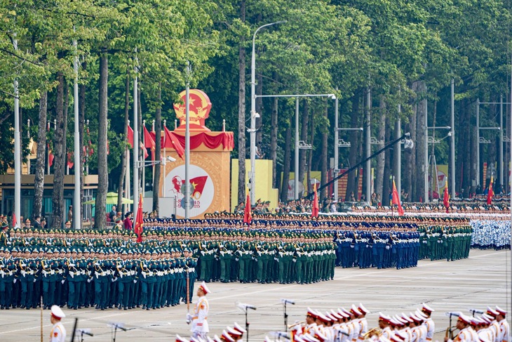 diễu binh - Ảnh 1.