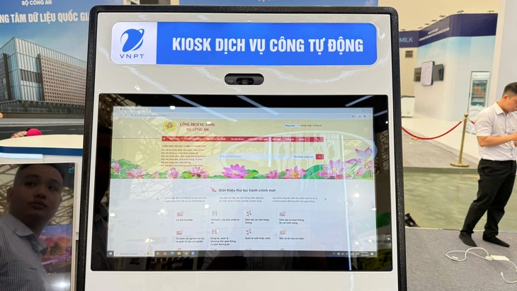 ‘Tự hào Việt Nam’ - Hiệu ứng đặc biệt từ VinaPhone trong ngày Quốc khánh - Ảnh 4. ‘Tự hào Việt Nam’ - Hiệu ứng đặc biệt từ VinaPhone trong ngày Quốc khánh - Ảnh 4.