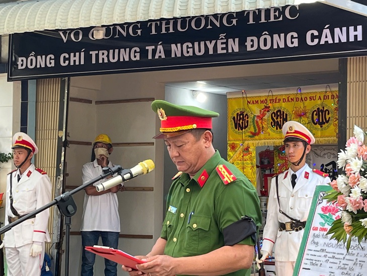 Cuộc điện thoại cuối cùng cho vợ của trung tá công an trước khi hy sinh - Ảnh 3. Cuộc điện thoại cuối cùng cho vợ của trung tá công an trước khi hy sinh - Ảnh 3.