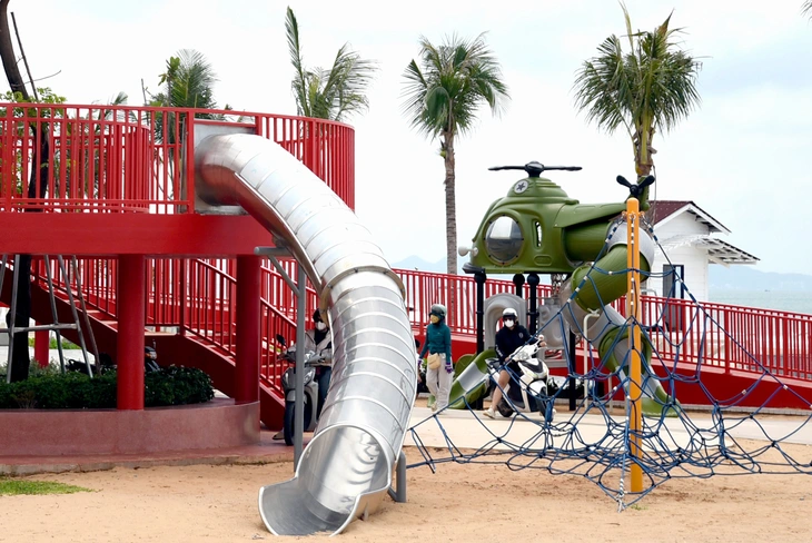 Phường Vũng Tàu chấn chỉnh cảnh quan đô thị, lập bãi giữ xe tạm khu vực Bãi Sau- Ảnh 2. Phường Vũng Tàu chấn chỉnh cảnh quan đô thị, lập bãi giữ xe tạm khu vực Bãi Sau - Ảnh 2.