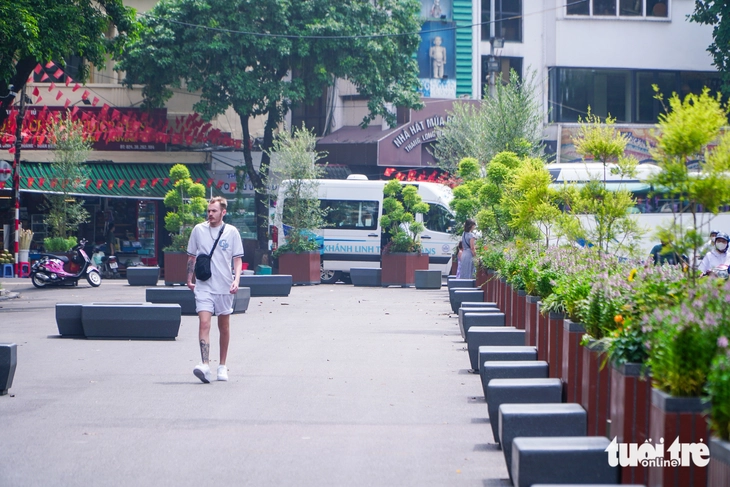 quảng trường - Ảnh 5.