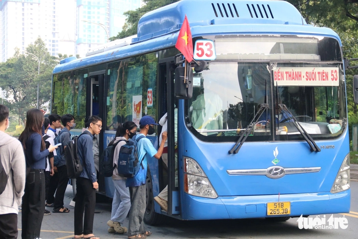 buýt 33 - Ảnh 2.