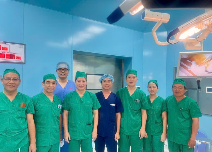 Cứu thanh niên bị tai nạn giao thông nguy kịch ngay tại đặc khu Côn Đảo- Ảnh 2. Cứu thanh niên bị tai nạn giao thông nguy kịch tại đặc khu Côn Đảo - Ảnh 2.