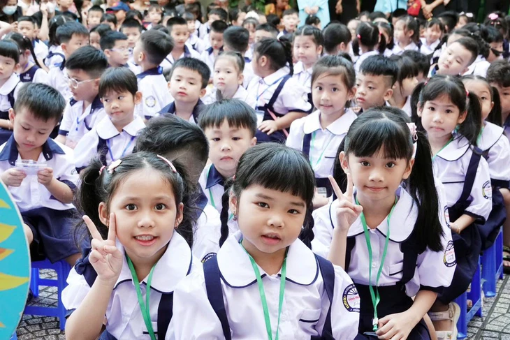 TP.HCM đề nghị không cho học sinh tan học trước 16h30 - Ảnh 1.