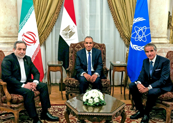 Iran và IAEA đạt thỏa thuận nối lại hoạt động thanh sát hạt nhân - Ảnh 1.