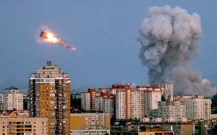 Vụ drone lọt qua Ba Lan: Nga lên tiếng, Warsaw đòi kích hoạt Điều 4 của NATO - Ảnh 3.