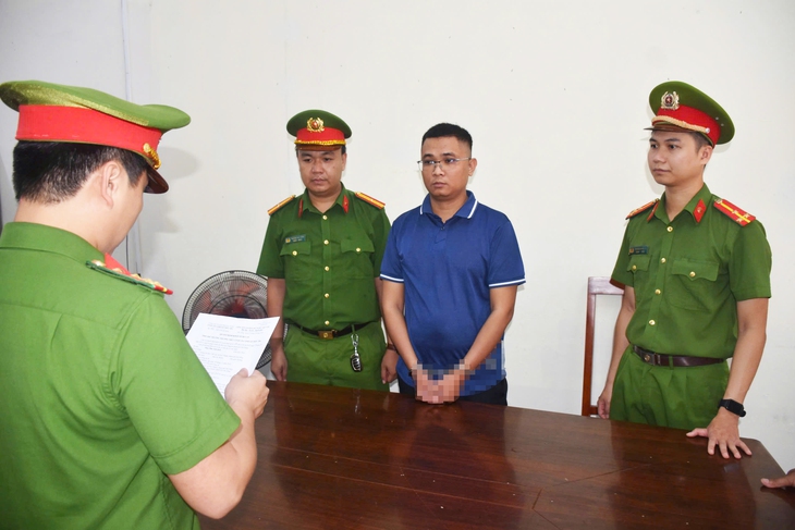Bắt người lừa đảo chiếm đoạt 15 tỉ đồng với chiêu 'đáo hạn ngân hàng' - Ảnh 1.