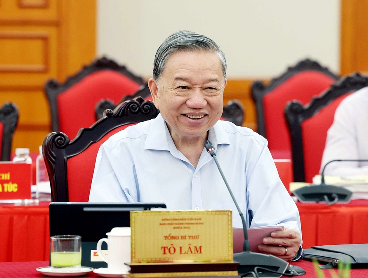 Bộ Chính trị: Phương án nhân sự trình Đại hội Đảng bộ Chính phủ đảm bảo cơ cấu, số lượng, tiêu chuẩn - Ảnh 1.