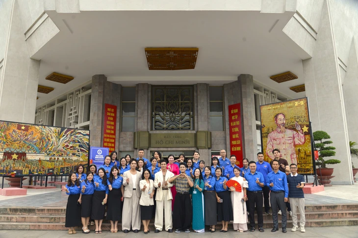 Đoàn diễn viên Mưa đỏ làm việc với Đoàn Thanh niên Bộ Văn hoá - Ảnh 4.