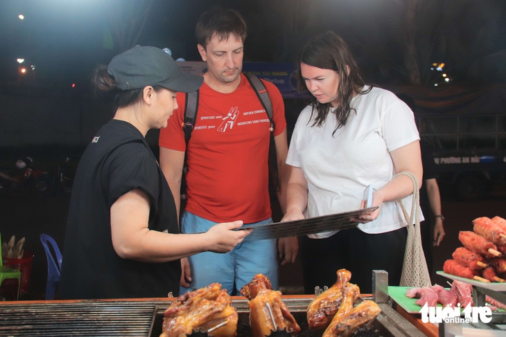 chợ đêm Sơn Trà - Ảnh 3.