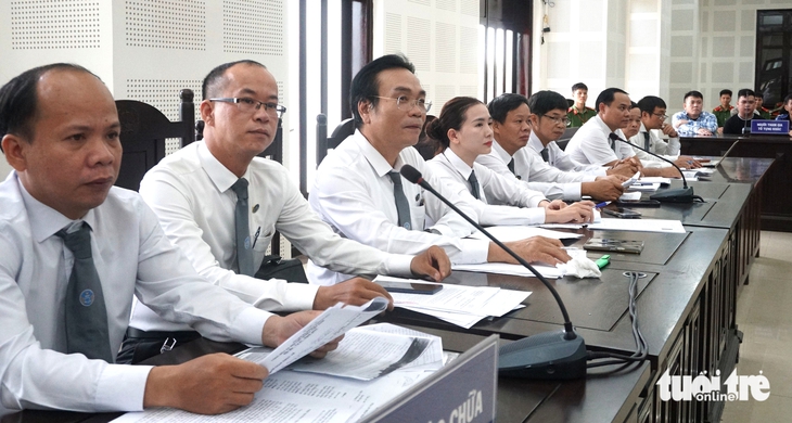 Hỗn chiến sau mâu thuẫn tại karaoke New Phương Đông khiến 1 người chết, 3 án chung thân - Ảnh 2.