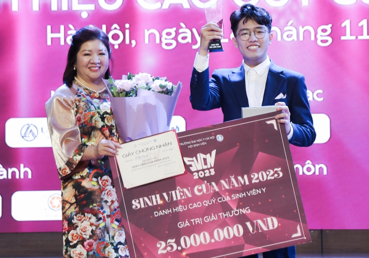 Mẹ từng là bác sĩ nội trú sản phụ khoa, con trai chọn khoa nội tim mạch 'khó nhằn' nhất - Ảnh 6.