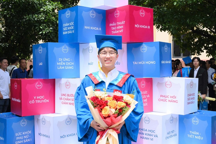 bác sĩ nội trú - Ảnh 1.
