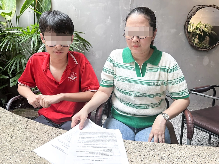 Vụ học sinh đi Hàn Quốc thăm mẹ về trễ đã được đi học trở lại từ ngày 11-9 - Ảnh 1.