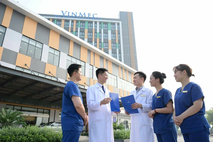 Vinmec liên tiếp lọt Top 100 thương hiệu giá trị nhất Việt Nam  - Ảnh 1.