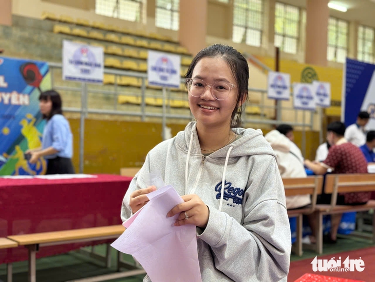 Nhờ ChatGPT, cô gái 18 năm ở trọ tìm ra học bổng Tiếp sức đến trường - Ảnh 1.