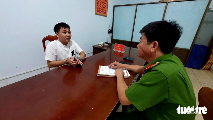 Bắt giữ thợ cắt tóc dùng ly thủy tinh ném khiến bạn nhậu tử vong - Ảnh 1.
