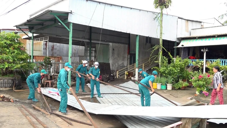 Mưa dông làm sập và tốc mái 38 căn nhà tại An Giang - Ảnh 3.