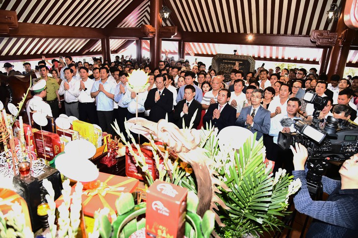 Dâng hương tưởng niệm 56 năm ngày mất Chủ tịch Hồ Chí Minh - Ảnh 1.