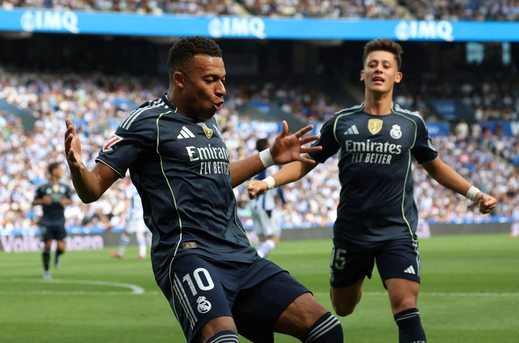 Mbappe tỏa sáng giúp 10 người Real Madrid giành chiến thắng - Ảnh 1.