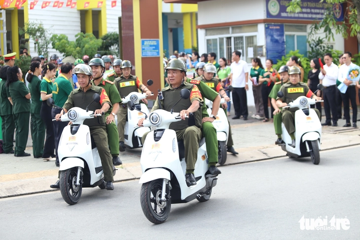 Phường ở TP.HCM ra mắt mô hình 'Tuần tra xanh' đầu tiên cả nước - Ảnh 3.