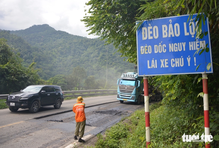 Tăng tốc thảm nhựa mặt đường đèo Bảo Lộc - Ảnh 5.