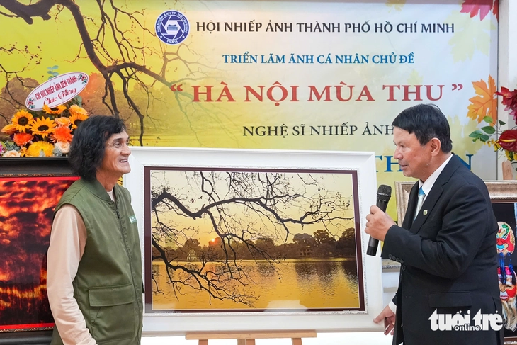 Ngắm mùa thu Hà Nội tại TP.HCM - Ảnh 9.