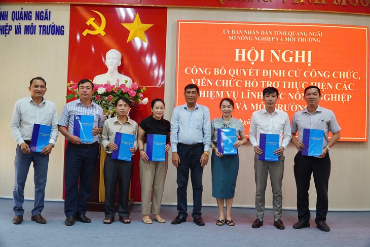 cán bộ - Ảnh 1.
