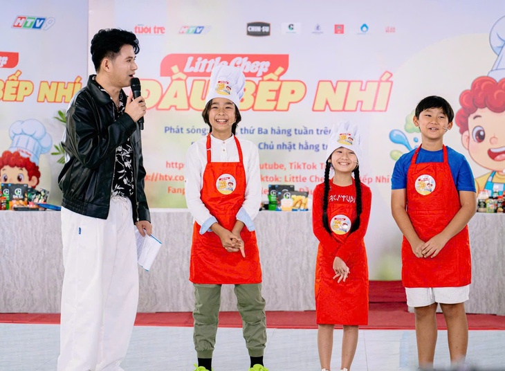 Mở màn Đầu Bếp Nhí ấn tượng với Simba sáng tạo, Anh Thư cá tính- Ảnh 2. đầu bếp - Ảnh 2.