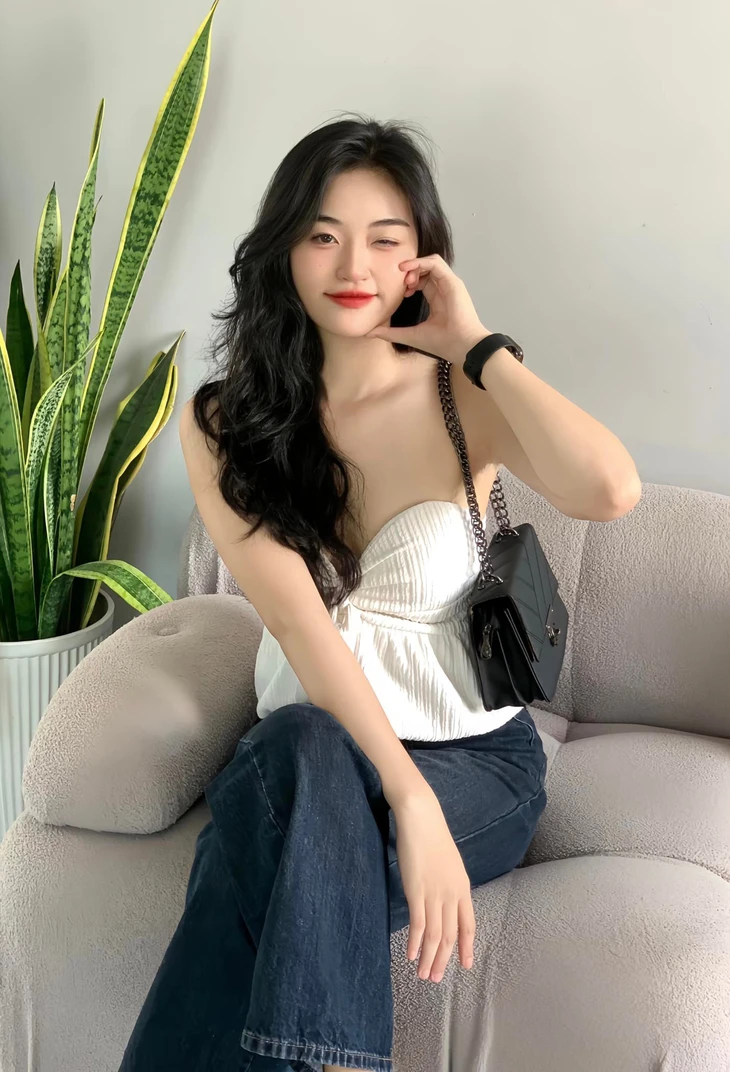 Ba làm thợ hồ, mẹ bán vé số nuôi ước mơ hoa hậu cho Nguyễn Thị Yến Nhi - Ảnh 9. Nguyễn Thị Yến Nhi - Ảnh 9.