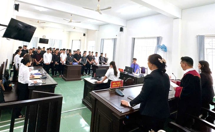20 thanh thiếu niên lãnh án sau khi hẹn nhau giải quyết mâu thuẫn, mang theo cả súng đạn - Ảnh 1.