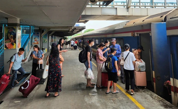 vé tàu Tết - Ảnh 1.