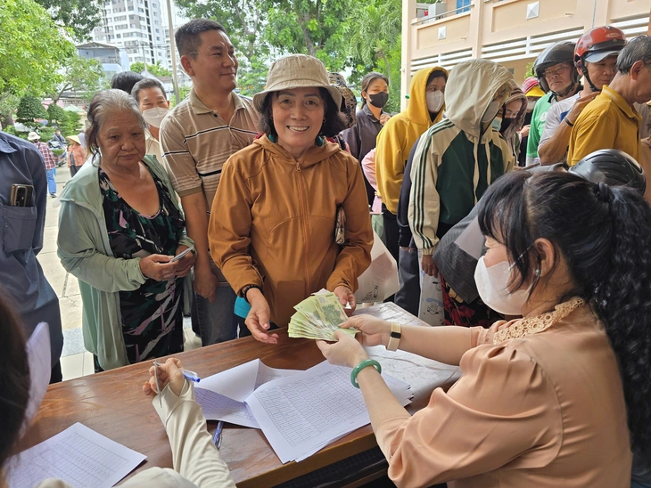 Hết ngày 15-9, người dân còn được nhận quà Quốc khánh? - Ảnh 1. Hết ngày 15-9, người dân còn được nhận quà Quốc khánh? - Ảnh 1.
