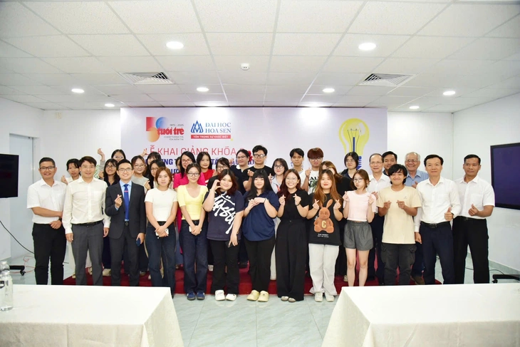 Thêm 172 sinh viên Trường đại học Hoa Sen học thực hành tại báo Tuổi Trẻ - Ảnh 1.