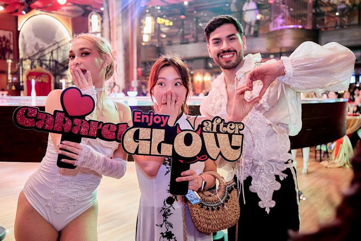 Khám phá nghệ thuật, ẩm thực và lễ hội Bà Nà chiều tối - Ảnh 2.