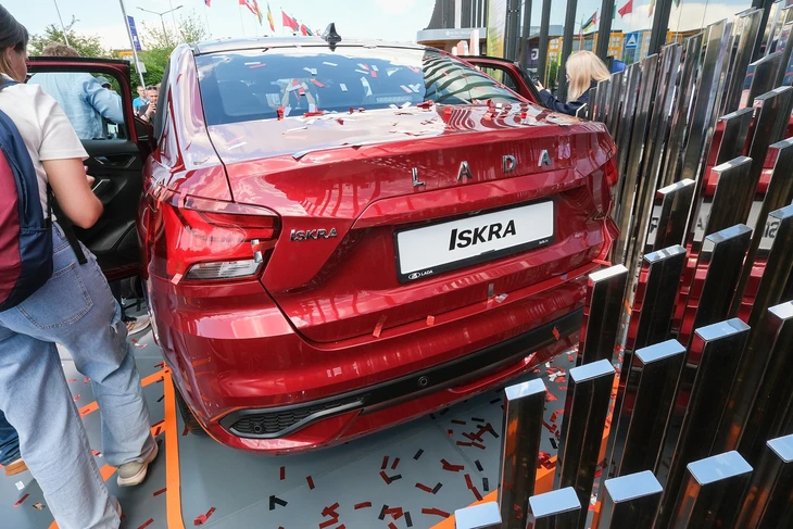 Lada Iskra - Ảnh 4.