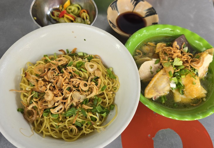 Mì gà Xá kén - Ảnh 1.
