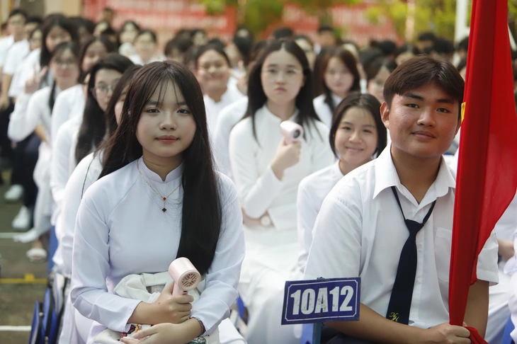 Ngày học 7 tiết: Từ kỳ vọng đến áp lực - Ảnh 1.