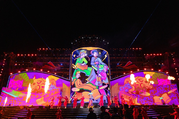 Khán giả hòa trong không gian nghệ thuật La Tiên Show - The Cội - Ảnh 2.