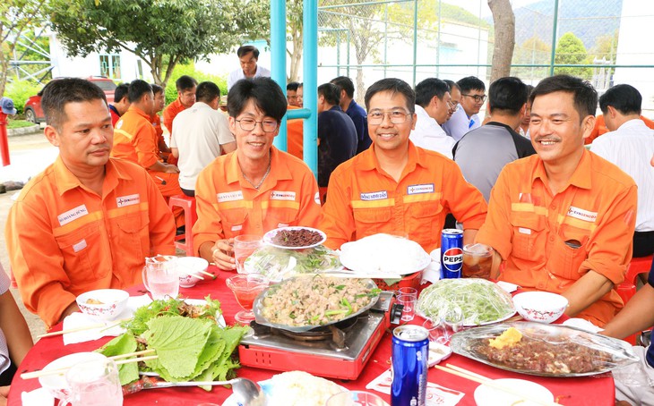 ‘Bữa cơm Công đoàn’ gắn kết người lao động EVNGENCO3 - Ảnh 5.