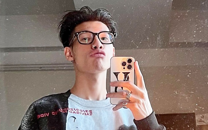 Quán quân Rap Việt nói Đen Vâu diễn, rap đâu phải HieuThuHai mà cà hẩy, ‘var’ thẳng Anh trai say hi - Ảnh 8.