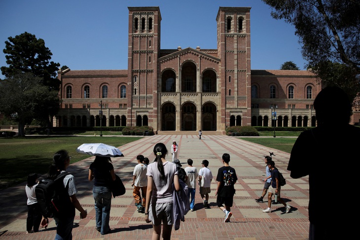 Các giáo sư Đại học California kiện chính quyền ông Trump - Ảnh 1.