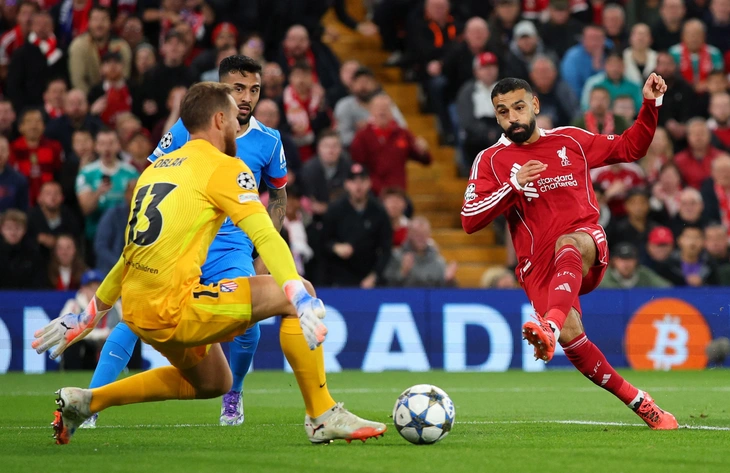 'Ông vua phút cuối' Liverpool lại thắng nhờ bàn thắng cuối trận - Ảnh 2.