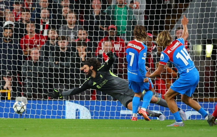 'Ông vua phút cuối' Liverpool lại thắng nhờ bàn thắng cuối trận - Ảnh 3.