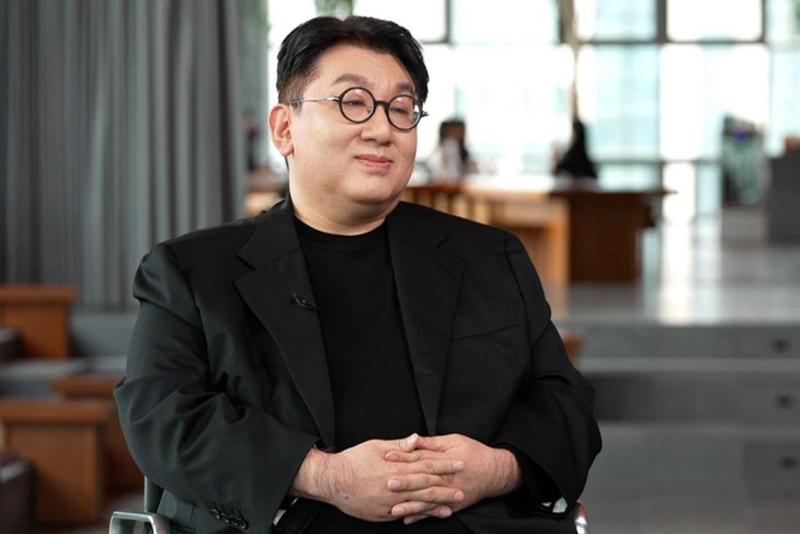 Ông chủ BTS Bang Si Hyuk bị thẩm vấn 14 tiếng với cáo buộc thao túng cổ phiếu - Ảnh 3.