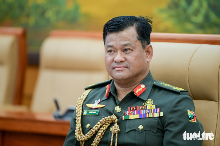 Đại tướng Nguyễn Tân Cương hội đàm với Tư lệnh Quân đội Hoàng gia Brunei - Ảnh 4.