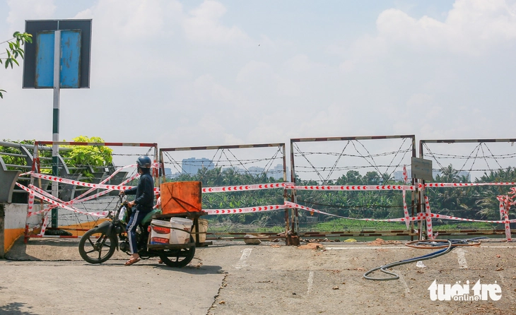 Mở lại phà Bình Quới để giảm kẹt xe cầu Bình Triệu 1 - Ảnh 1.