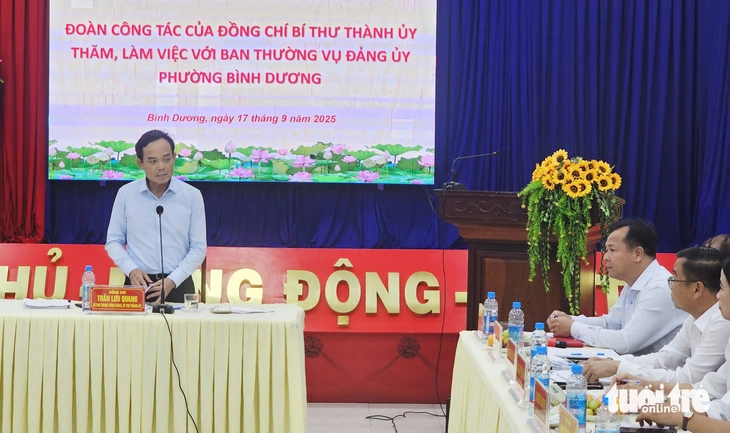 Bí thư Trần Lưu Quang làm việc với phường Bình Dương: 'Đề nghị cán bộ nói thẳng, không lòng vòng' - Ảnh 1.