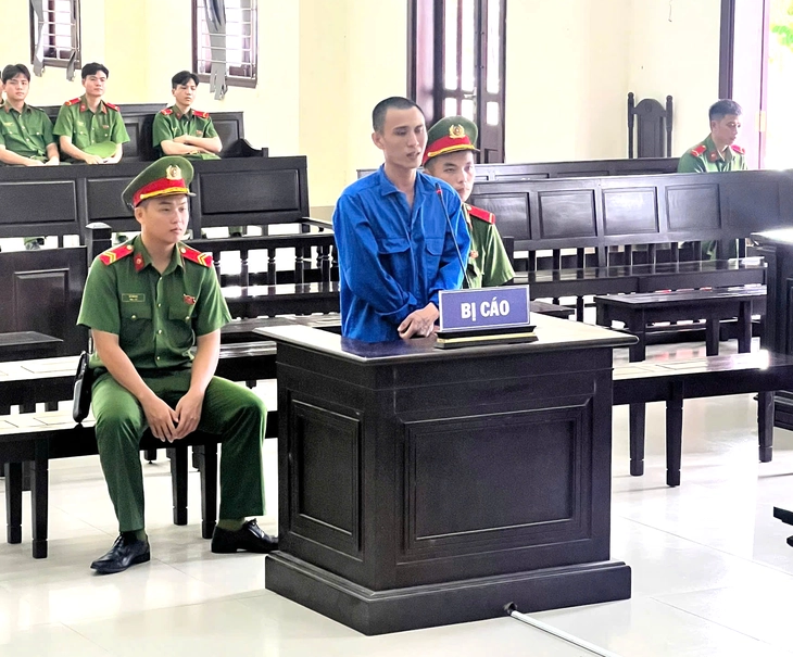 Siết cổ người tình cũ khi bị đòi xe máy, lãnh án chung thân - Ảnh 1.