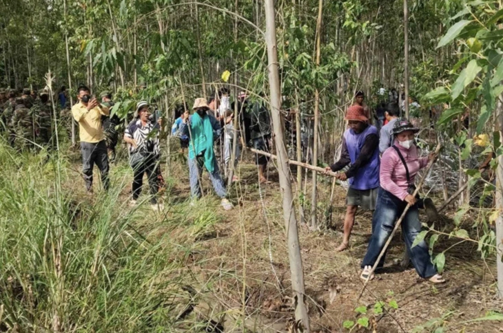 Thái Lan nói Campuchia tháo dỡ rào thép gai, Campuchia nói lính Thái làm bị thương 10 người dân - Ảnh 1.